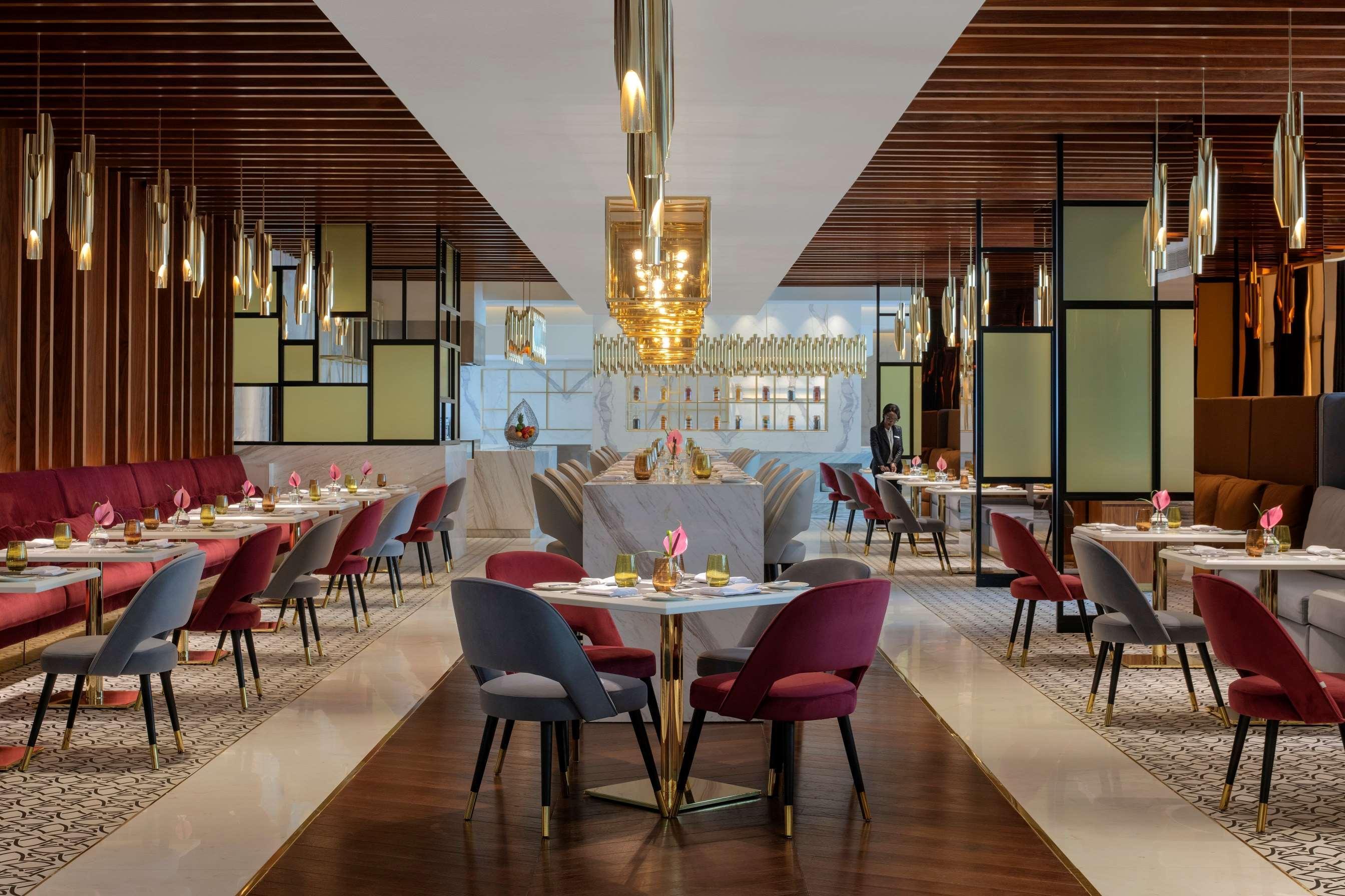 Dusit Doha Hotel Buitenkant foto The restaurant