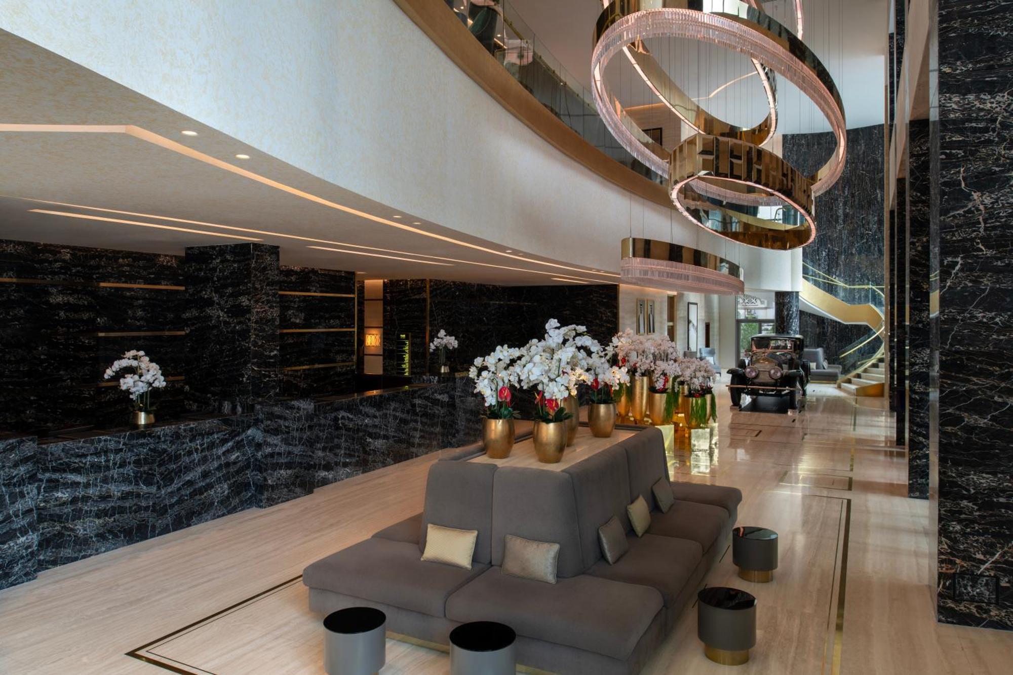 Dusit Doha Hotel Buitenkant foto The lobby of the hotel