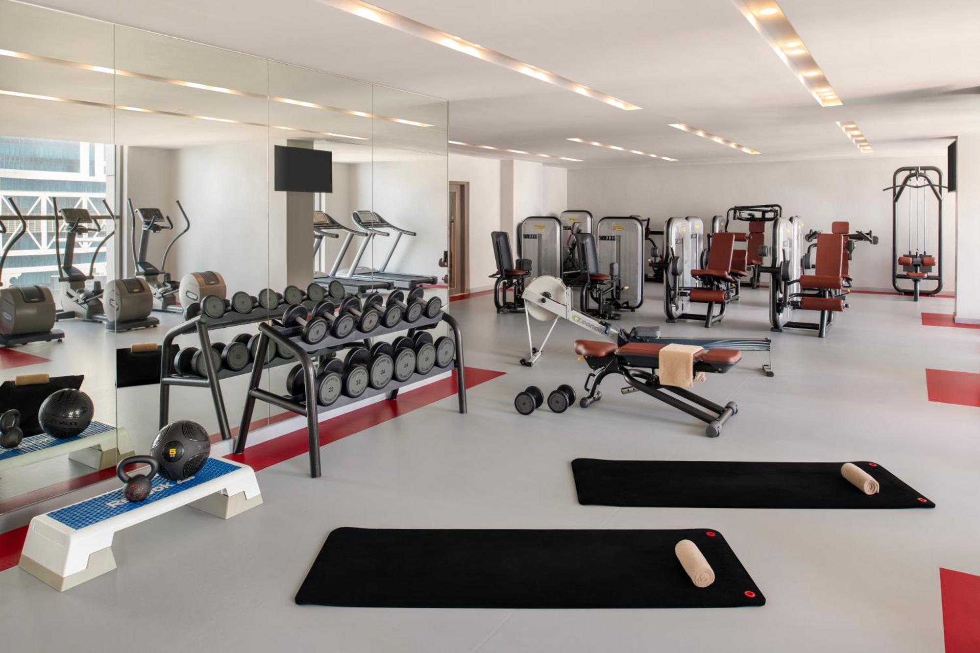 Dusit Doha Hotel Buitenkant foto A typical gym