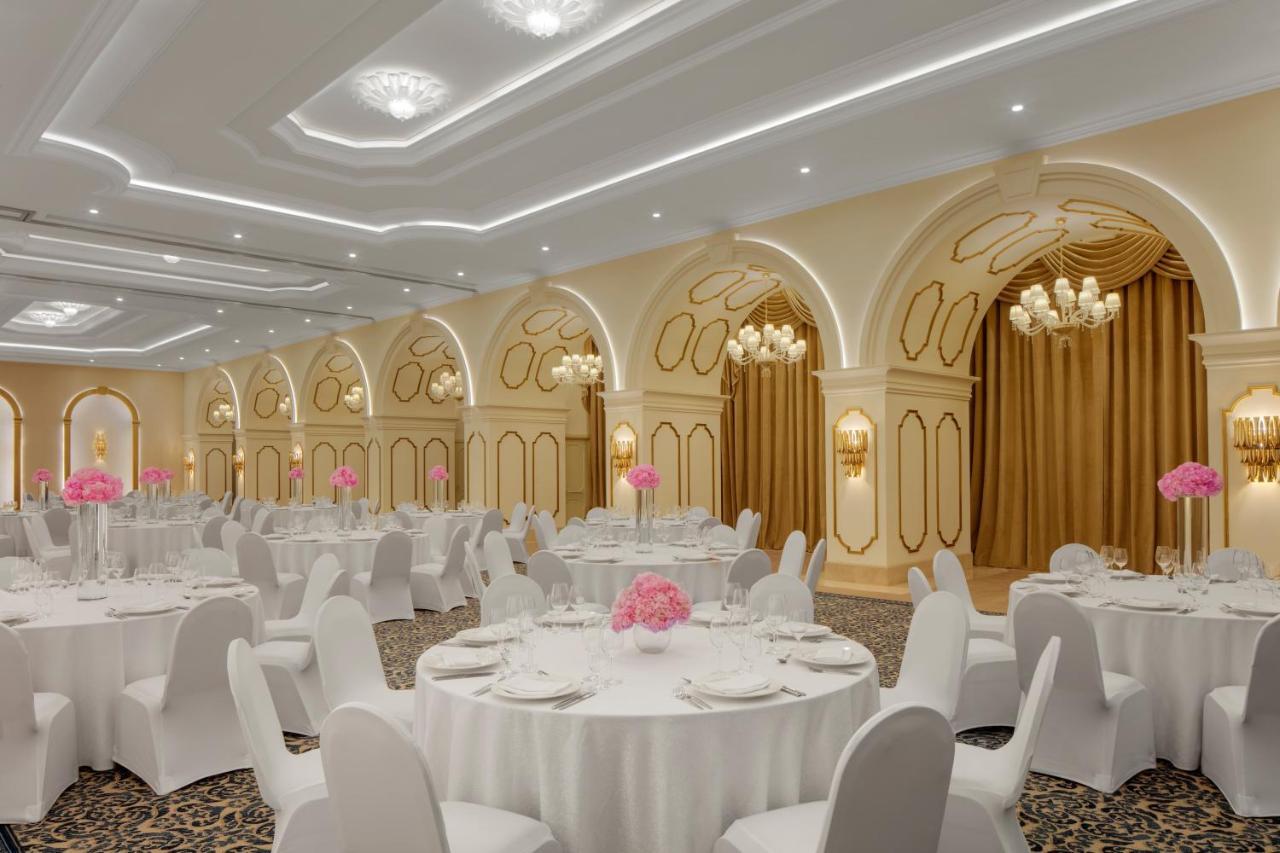 Dusit Doha Hotel Buitenkant foto The ballroom